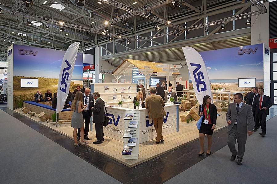 Plaża DSV na targach Transport Logistic
