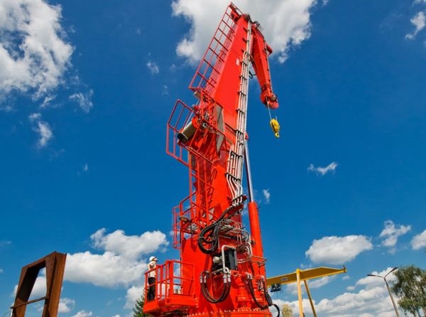 Stalowy gigant opuścił Expom 