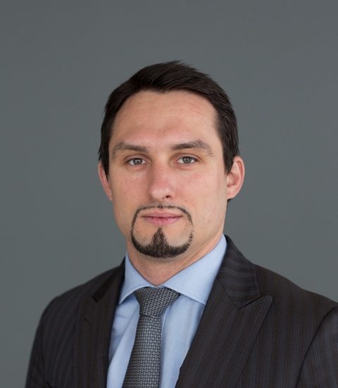 Dominik Łoś, Associate Director, Industrial, CBRE