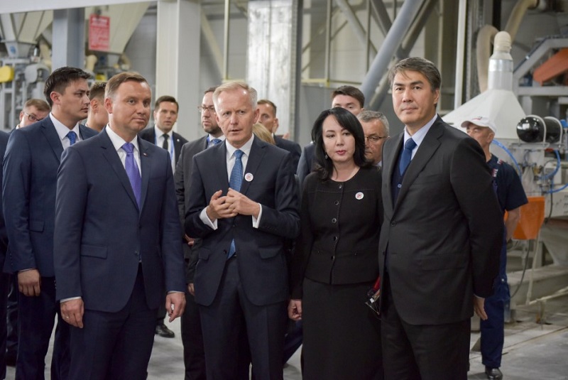 Prezydent Andrzej Duda w fabryce Selena Insulations w Kazachstanie