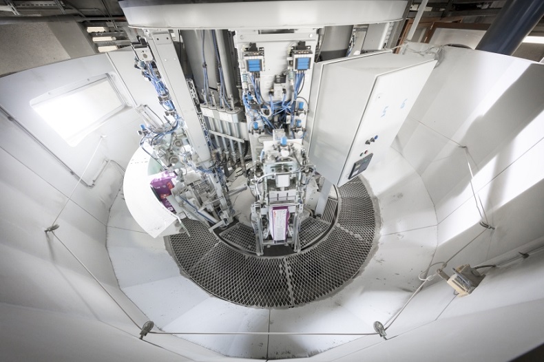 BEUMER fillpac R, bardzo wydajnie napełnia materiał w worki