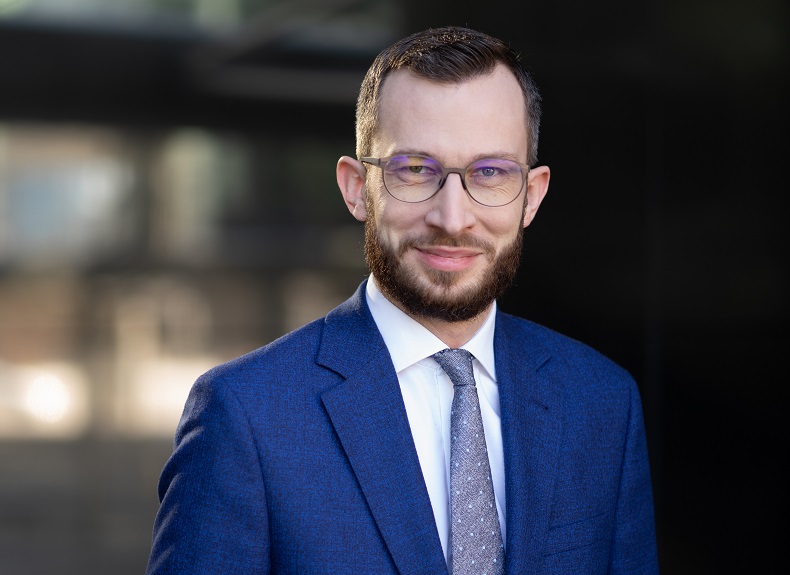 Damian_Kolata_Associate w Dziale Powierzchni Przemysłowych i Logistycznych