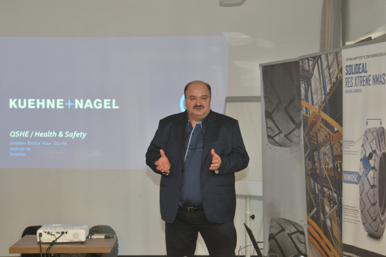 Jarosław Brzoza, national health & safety specialist w magazynie Kuehne + Nagel w Święcicach