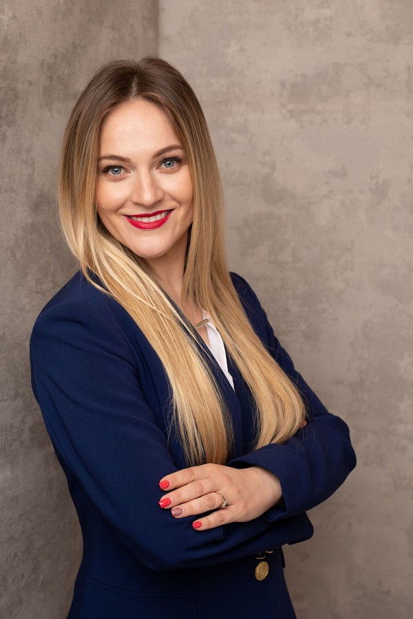 Marta Nowik, Konsultant w Dziale Powierzchni Logistycznych i Przemysłowych, AXI IMMO