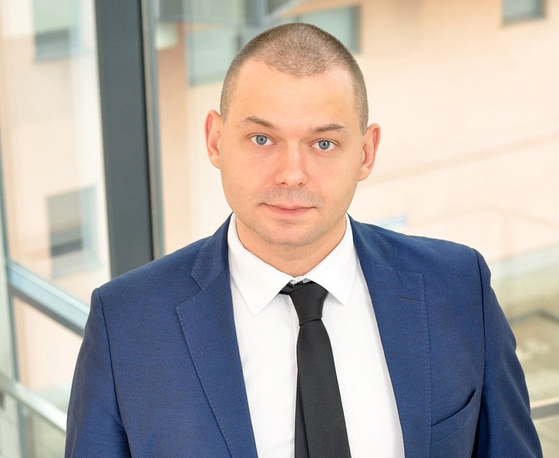 Krzysztof Otrząsek, Dyrektor Działu Sprzedaży Flotowej Continental Opony Polska