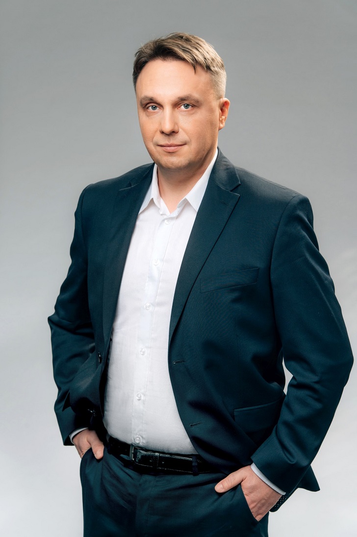 Adam_Pawlowski_Logistics_Manager_Cedo