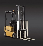 Czterokołowy elektryczny Yale 18VF