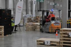 Tańczączy z paletami_fot7